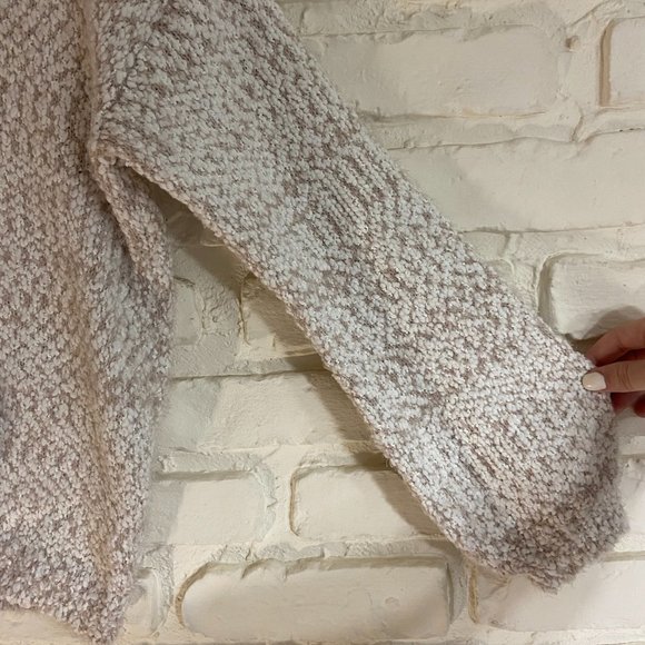 Fuzzy Sweater with Balloon Sleeve - Picture 3 of 5